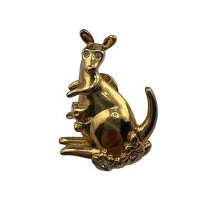 Vintage Avon Women's Gold-Tone Precious Love Kangaroo Mother and Baby Brooch Pin